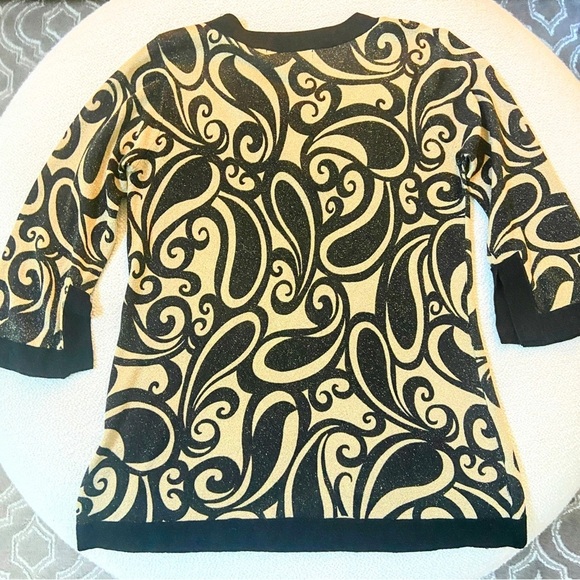 August Silk Shimmering Black and Cream V-Neck Sweater - Picture 2 of 5